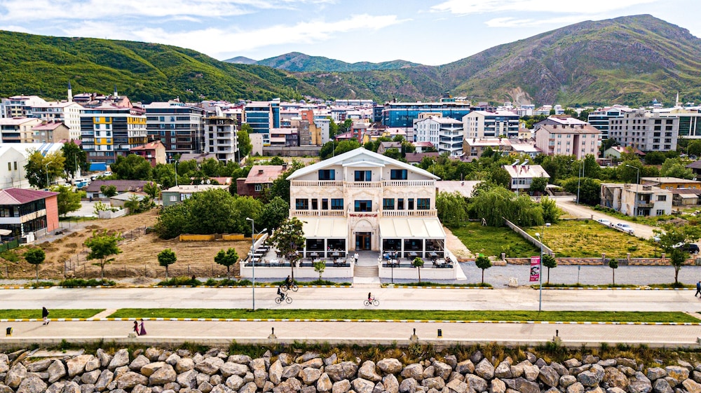 Beyaz Köşk Hotel & Cafe in Tatvan, Turkey