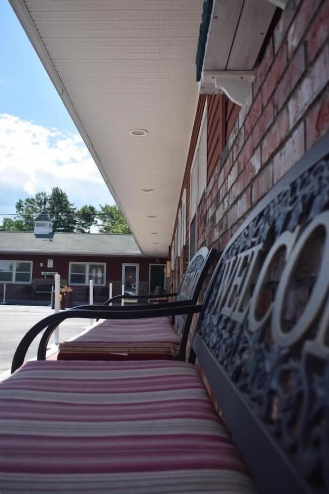 Midway Lodging - photo 32