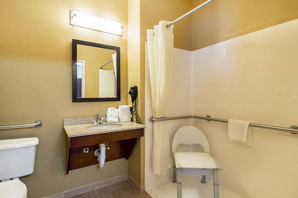 MainStay Suites Fargo I 94 Medical Center - photo 7