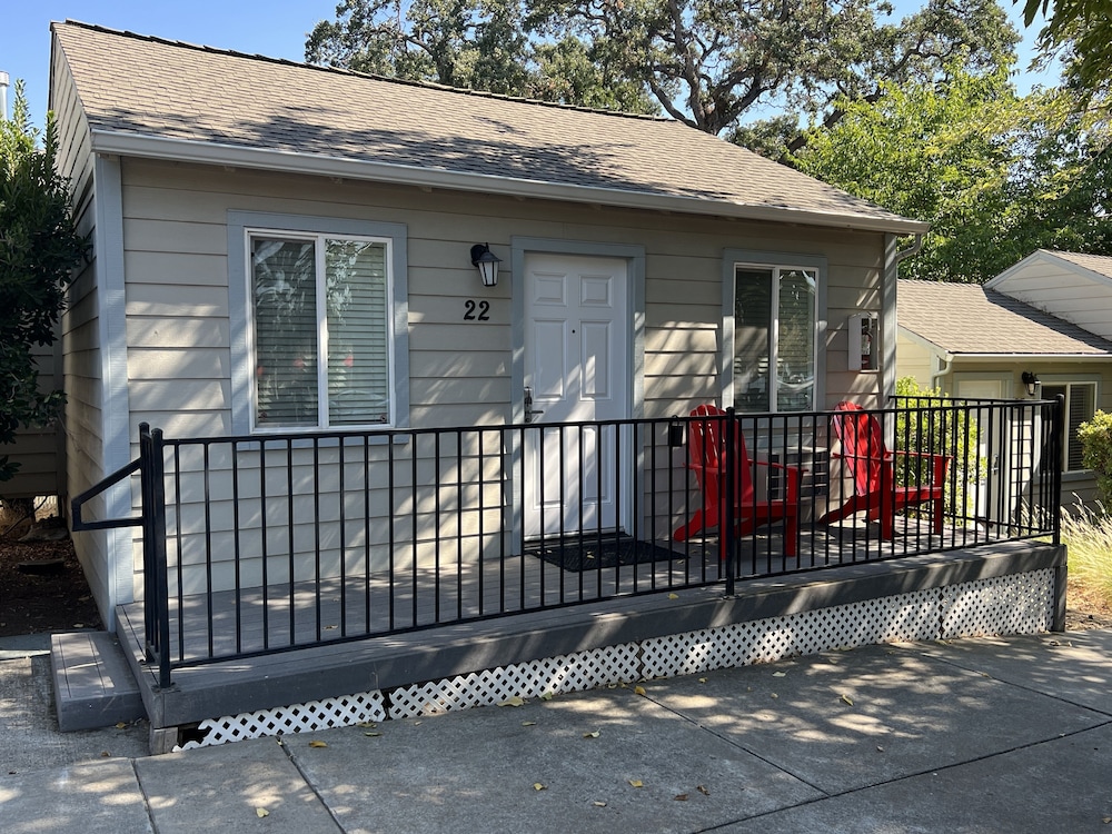 Clear Lake Cottages & Marina - photo 10