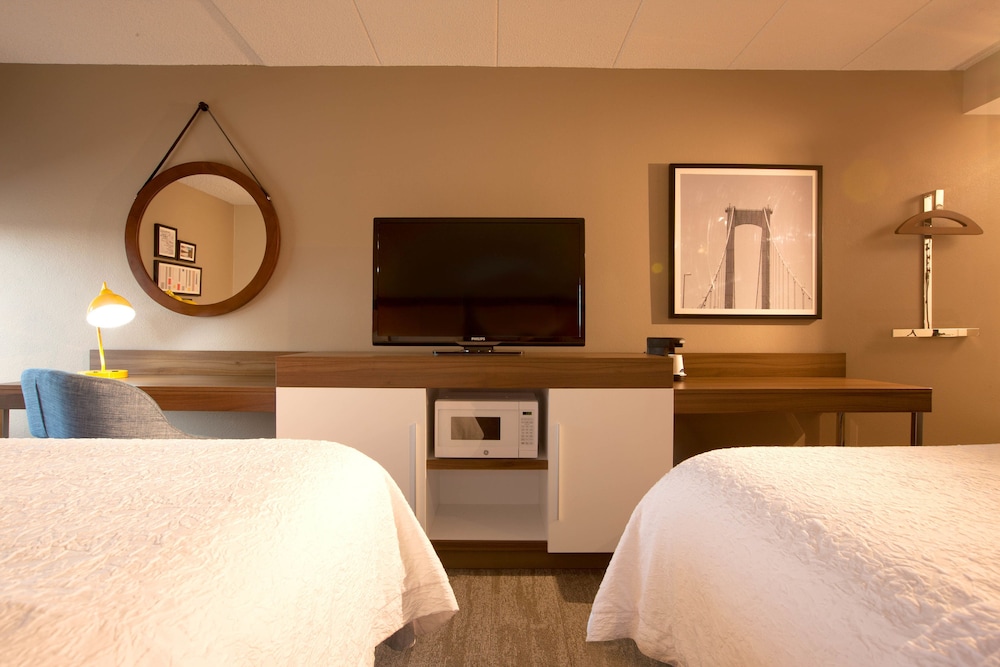 Hampton Inn Pennsville - photo 18
