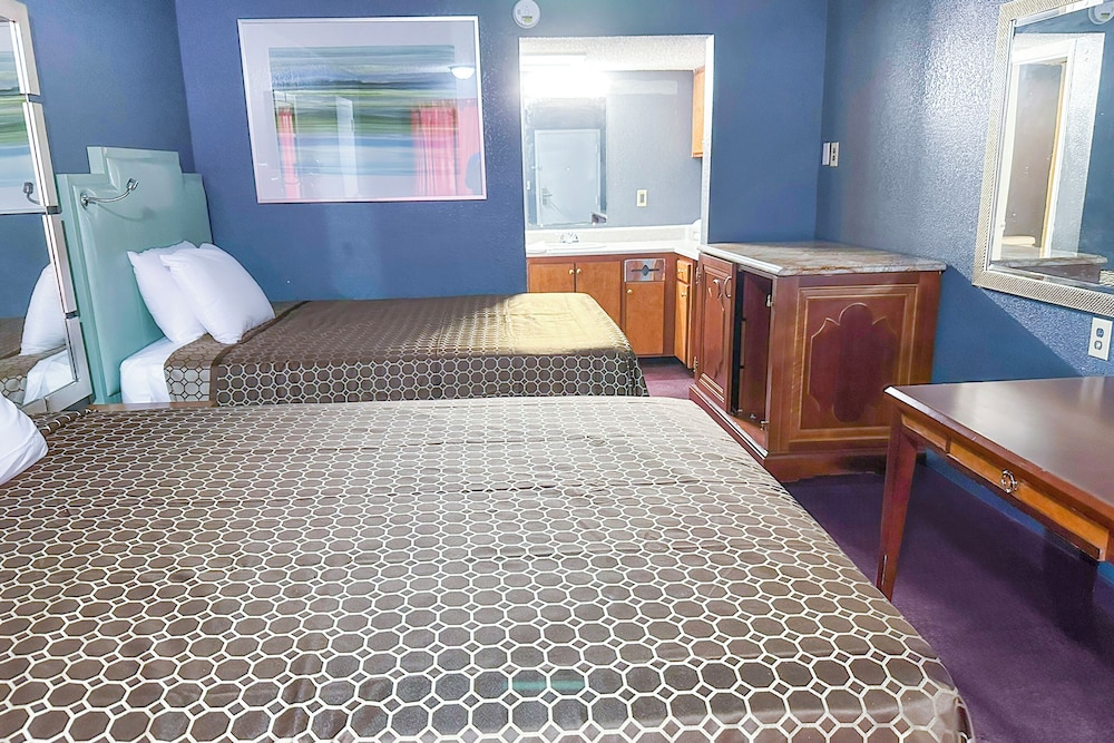 Hahira Inn By OYO near Valdosta - photo 41