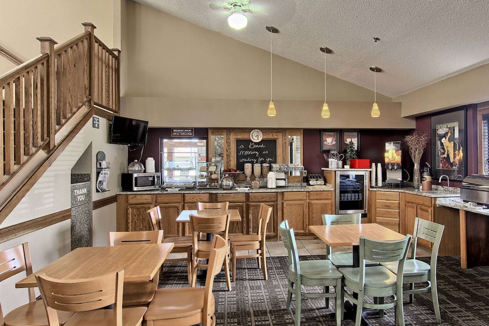 Blossom Hotel & Suites Traverse City - photo 4