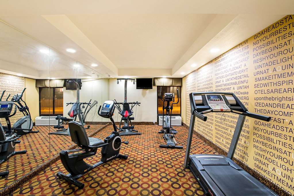 La Quinta Inn & Suites by Wyndham Salina - photo 15