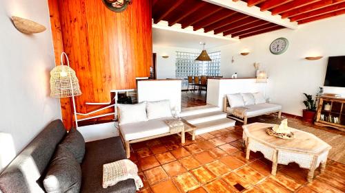 Lovely Beach House with Stunning View — Sesimbra — photo 2
