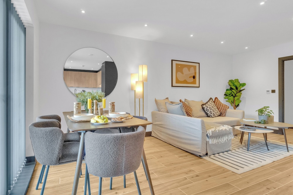 homely Luxury Apartments Finchley — 4-Star Luxury Hotel in London, United Kingdom