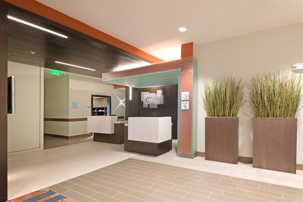 Holiday Inn Express & Suites Hot Springs by IHG - photo 44
