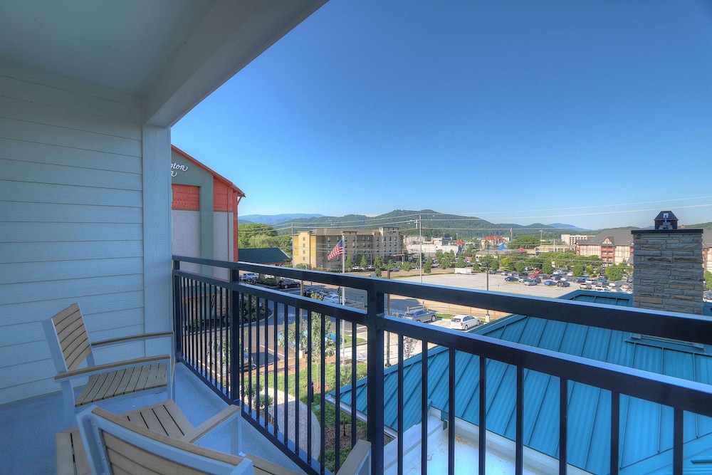 Hilton Garden Inn Pigeon Forge - photo 37