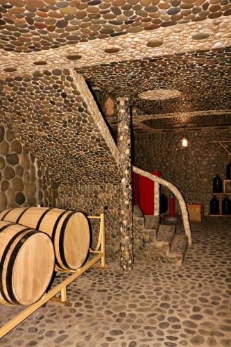 HOTEL Wine Cellar & Fitness Khoni City