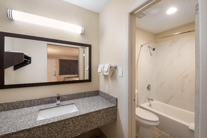 Red Roof Inn Temple - photo 40