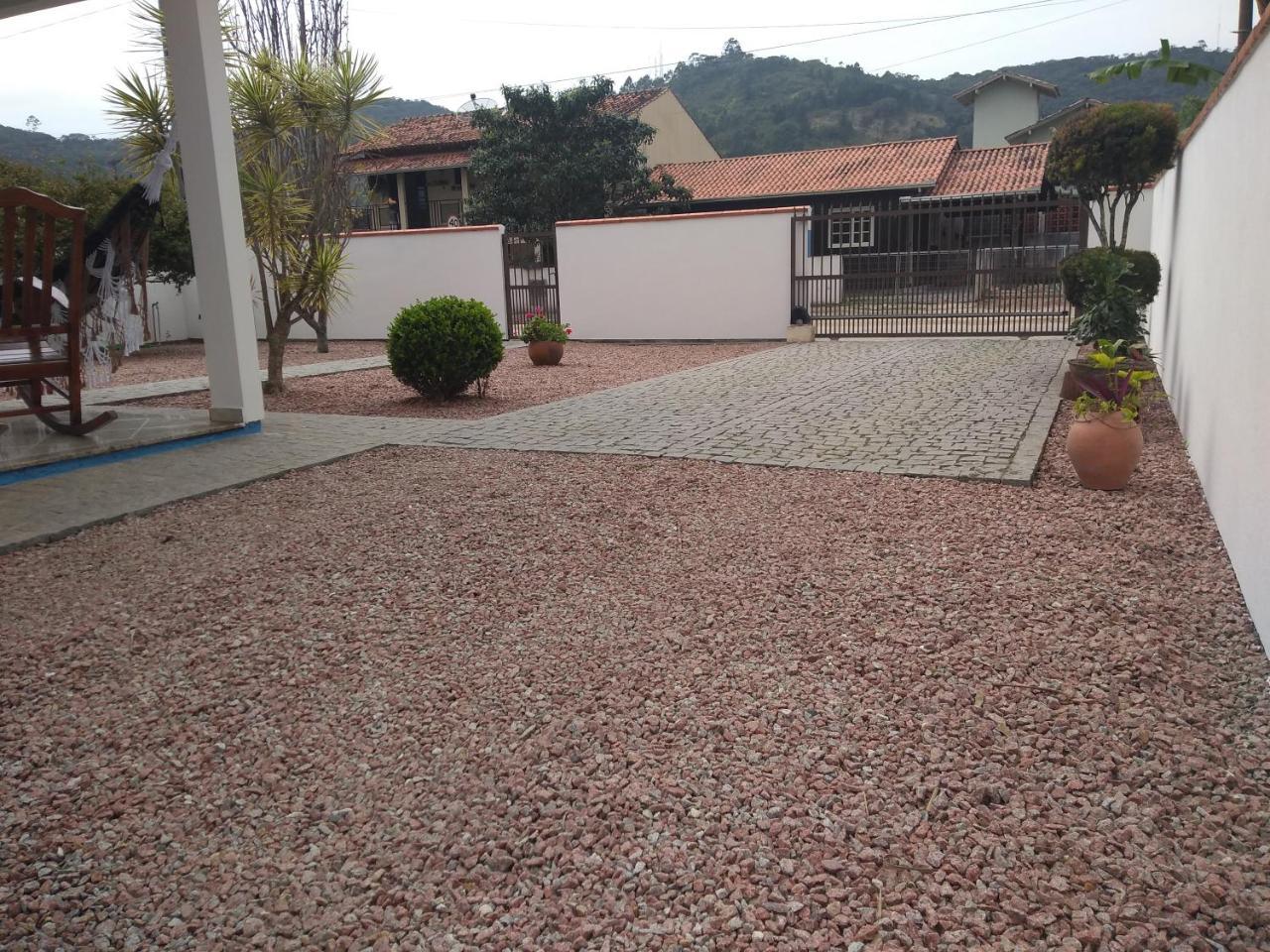 Casa Lar Curta Com a Familia a Hora E Agora Venha