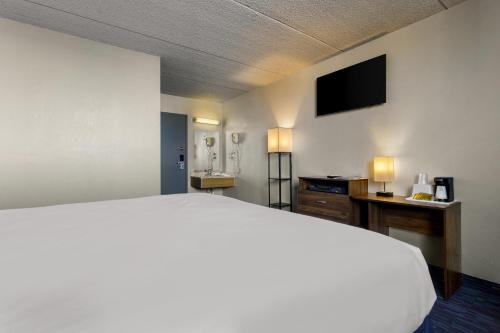 Americas Best Value Inn Gallup - photo 4