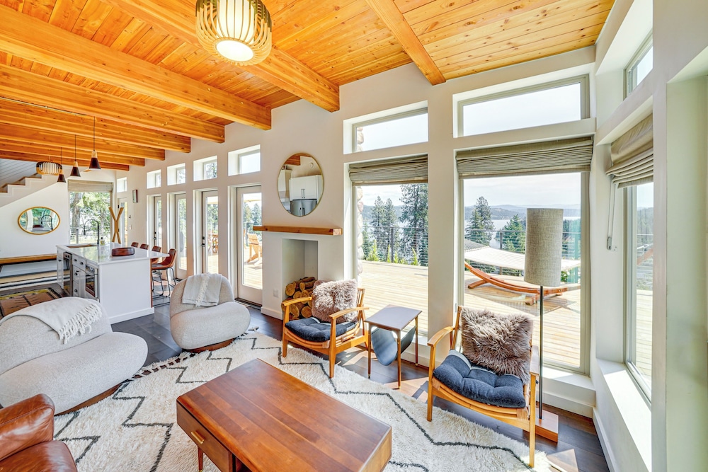 Mid Century Escape Lake Views Steps To Cave Bay — Harrison