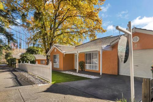 Wood Street Central Central location in Bright, Australia