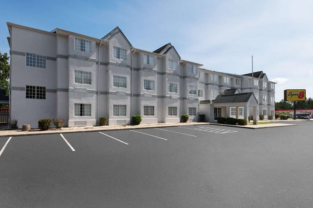 Super 8 by Wyndham Harbison Parkridge Hospital - photo 3