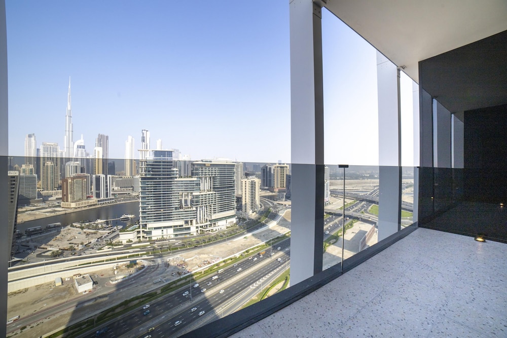 Executive Burj View Studio at Upside Living Business Travel Ready — 4-Star Luxury Hotel in Dubai, United Arab Emirates