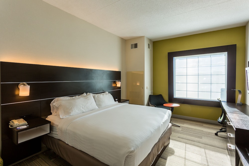 Holiday Inn Express & Suites Reading by IHG - photo 11