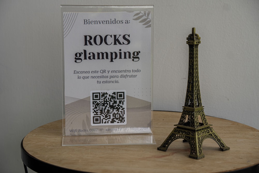 Rocks Glamping — hotel in El Penol