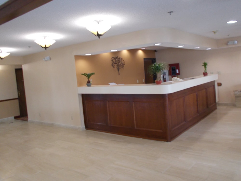 Royalton Inn and Suites Wilmington - photo 2
