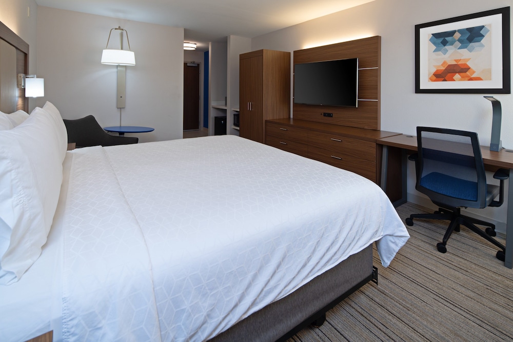 Holiday Inn Express & Suites Seattle Sea Tac Airport - photo 4