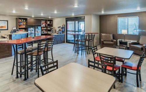 My Place Hotels Chicago West North Aurora - photo 5