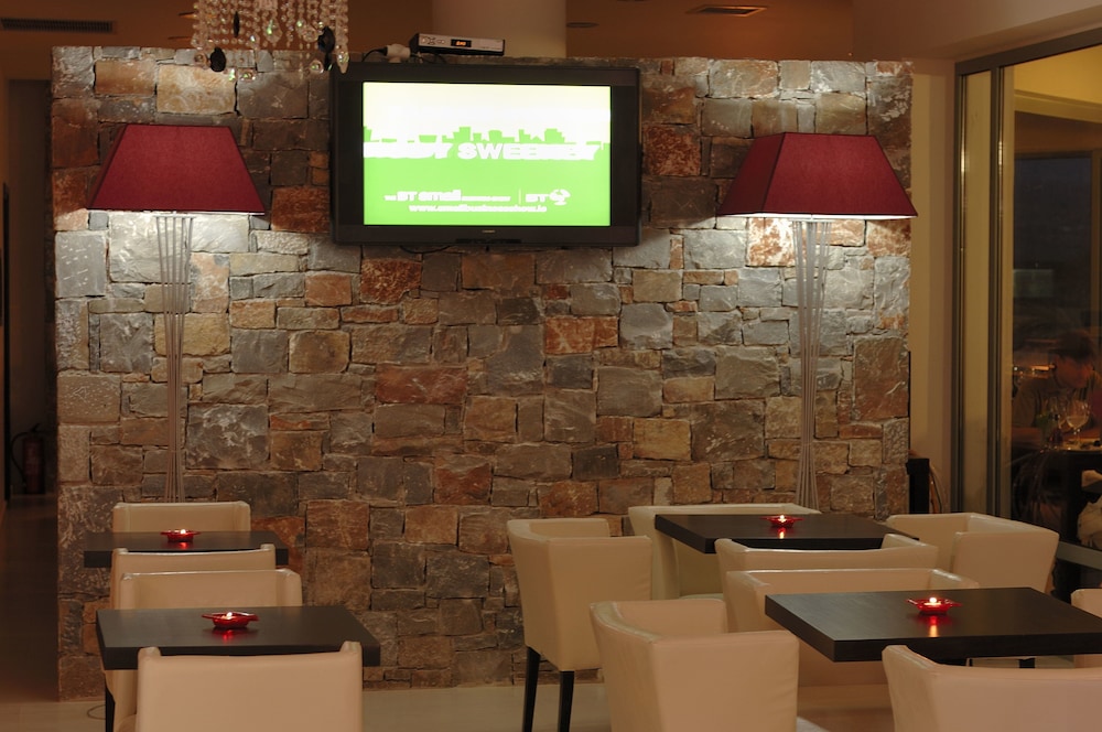 Angela Suites Boutique & Angela Studios & Apartments — Sision — photo 4
