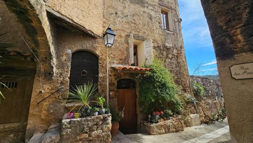 Le Portail D'airain — hotel in Villecroze
