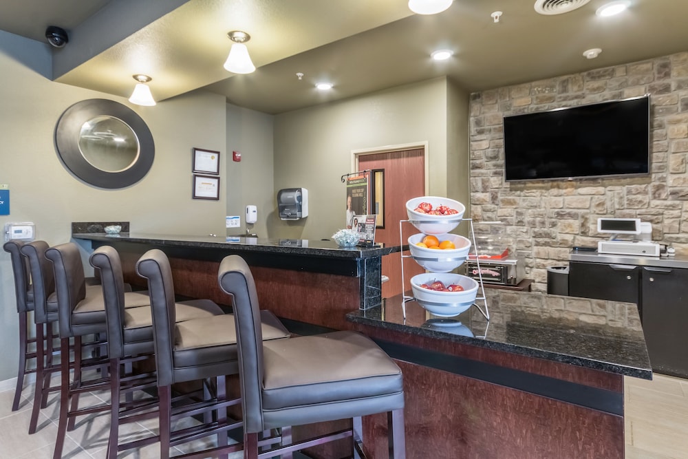 Cobblestone Hotel & Suites Pecos - photo 40