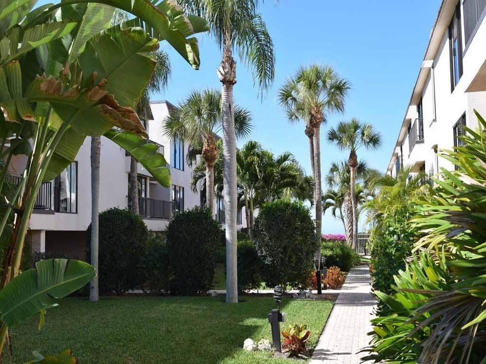 Waters Edge 102 N - photo 29