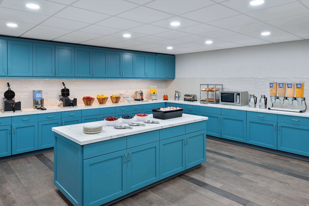 Homewood Suites by Hilton Buffalo Airport - photo 32