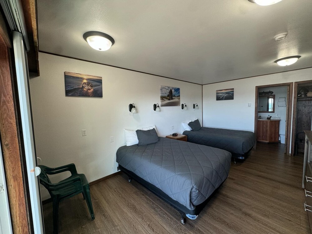 Sunset Oceanfront Lodging - photo 41
