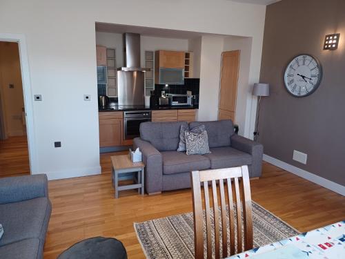 12 Easby Hall