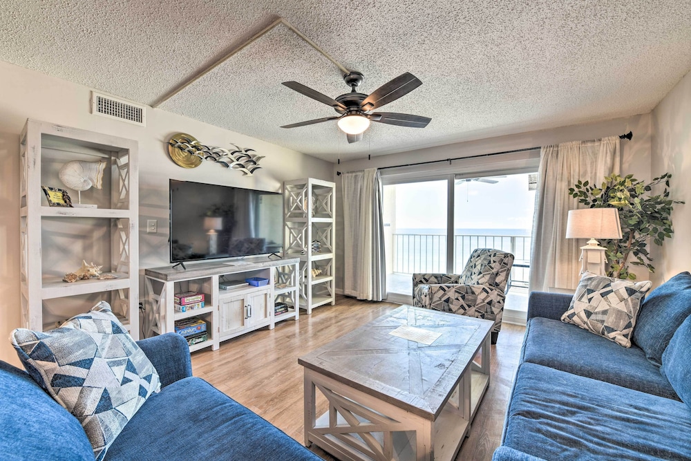 Beachfront PCB Escape w Free Beach Chair Services — 4-Star Luxury Hotel in Panama City Beach, United States