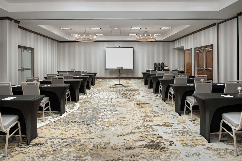 Embassy Suites by Hilton Dulles North Loudoun - photo 38
