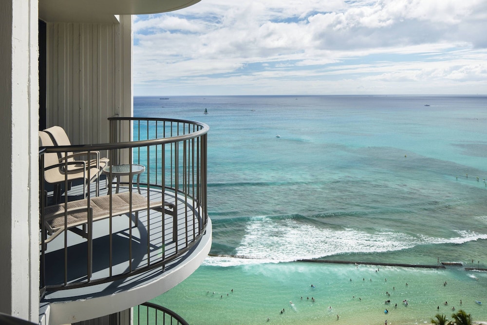 Waikiki Beach Marriott Resort & Spa - photo 139
