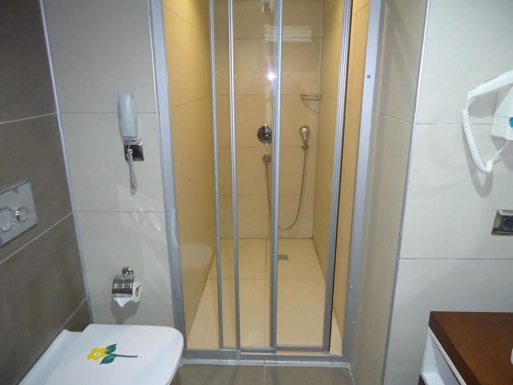 Menua Hotel — Van — photo 4