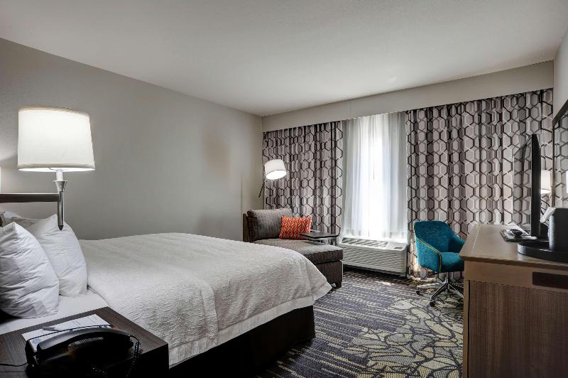 Hampton Inn & Suites Ardmore - photo 36