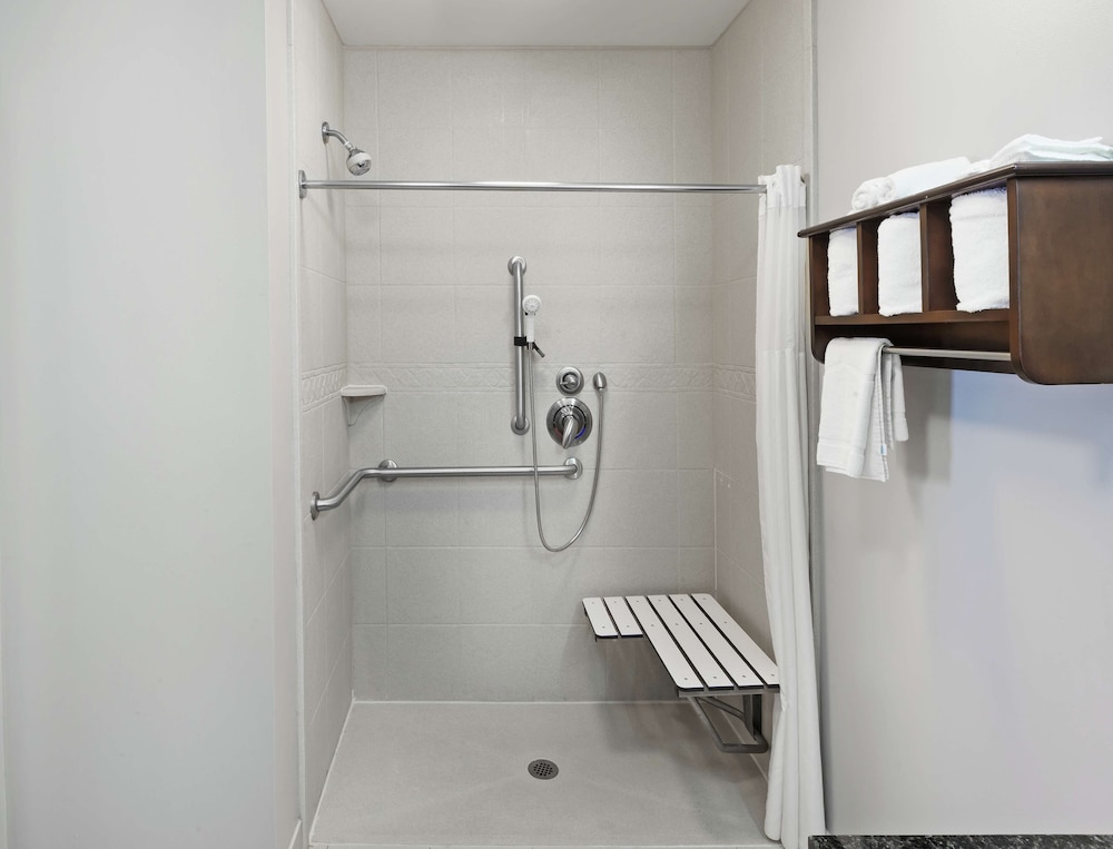 Hampton Inn & Suites Shreveport Bossier City Airline Drive - photo 19