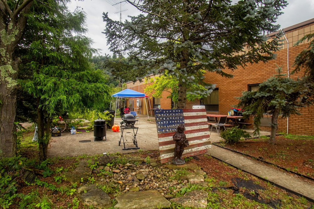 Lafayette Inn - photo 33