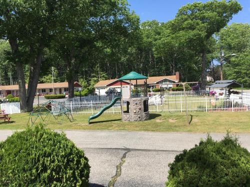 Marcotte Motor Court - photo 42