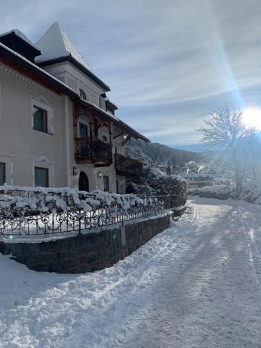Villa sulla passeggiata — 4-Star Luxury Hotel in Ortisei, Italy