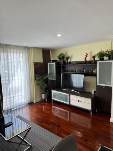 2 Bed Condo in the Heart of Bangkok