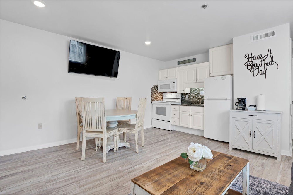 Sandpeddler Inn & Suites - photo 229