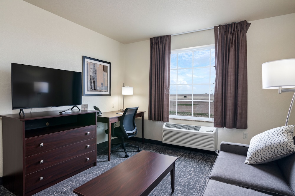 Cobblestone Inn & Suites Yuma - photo 42