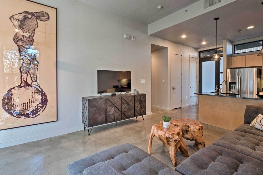 Urban Escape in SoLA with Private Patio — 4-Star Luxury Hotel in Austin, United States