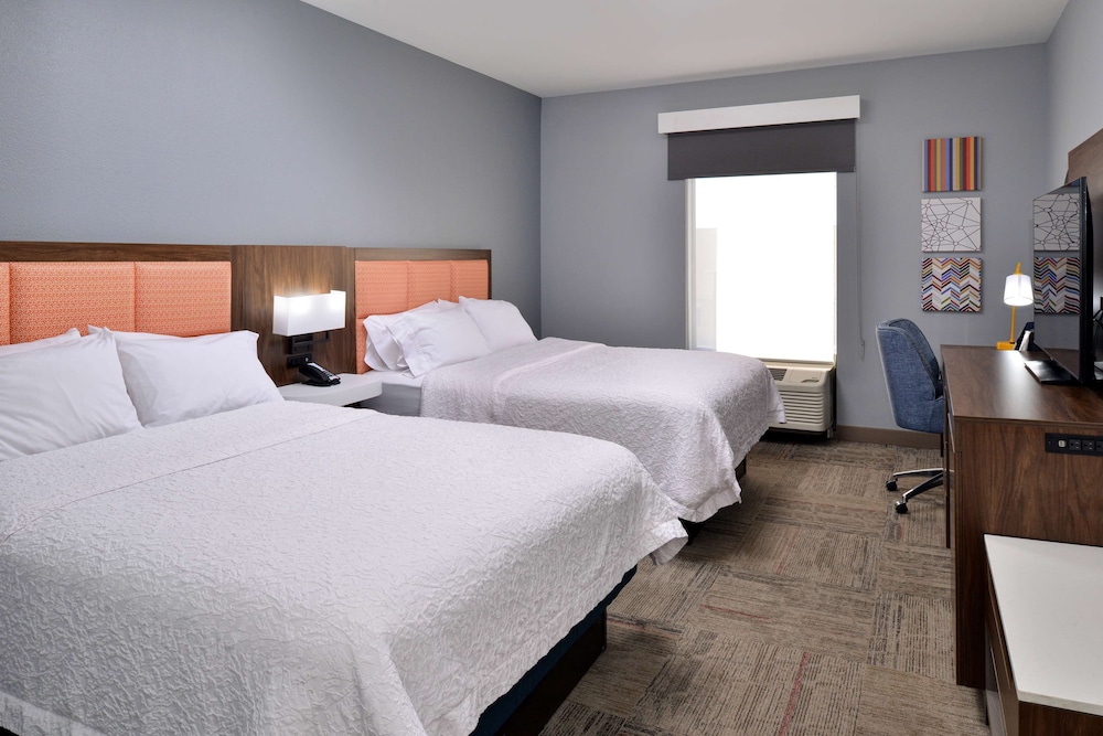 Hampton Inn Kansas City Northeast - photo 11