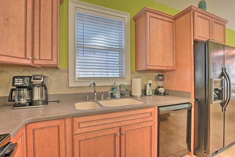 Game Room: Surfside Beach Resort Hideaway - photo 5
