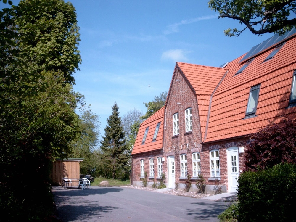Intercontinental Family Home North American Mediterranean Vacation Rentals — 4-Star Luxury Hotel in Gelting, Germany