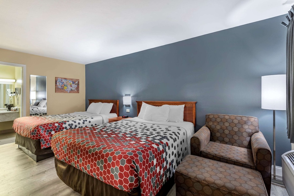 Econo Lodge Erlanger Cincinnati Airport - photo 10