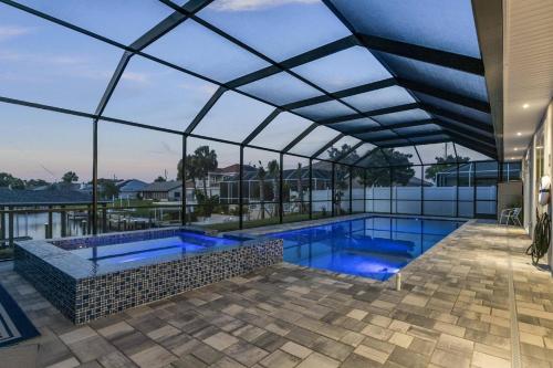 Coastal Paradise Waterfront Pool Home — 4-Star Luxury Hotel in Palm Coast, United States
